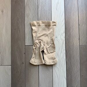 SKIMS Seamless Sculpt Mid Thigh Short | Size: Small